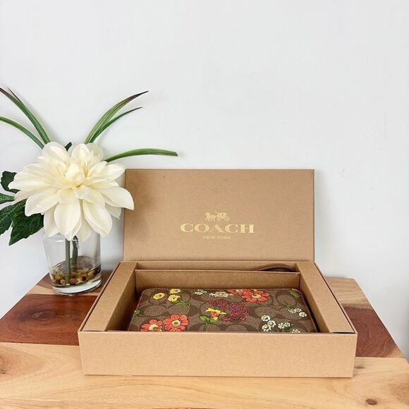 NWT Coach Boxed Long Zip Around Wallet‎ In Signature Canvas With Floral Print - Picture 2 of 8